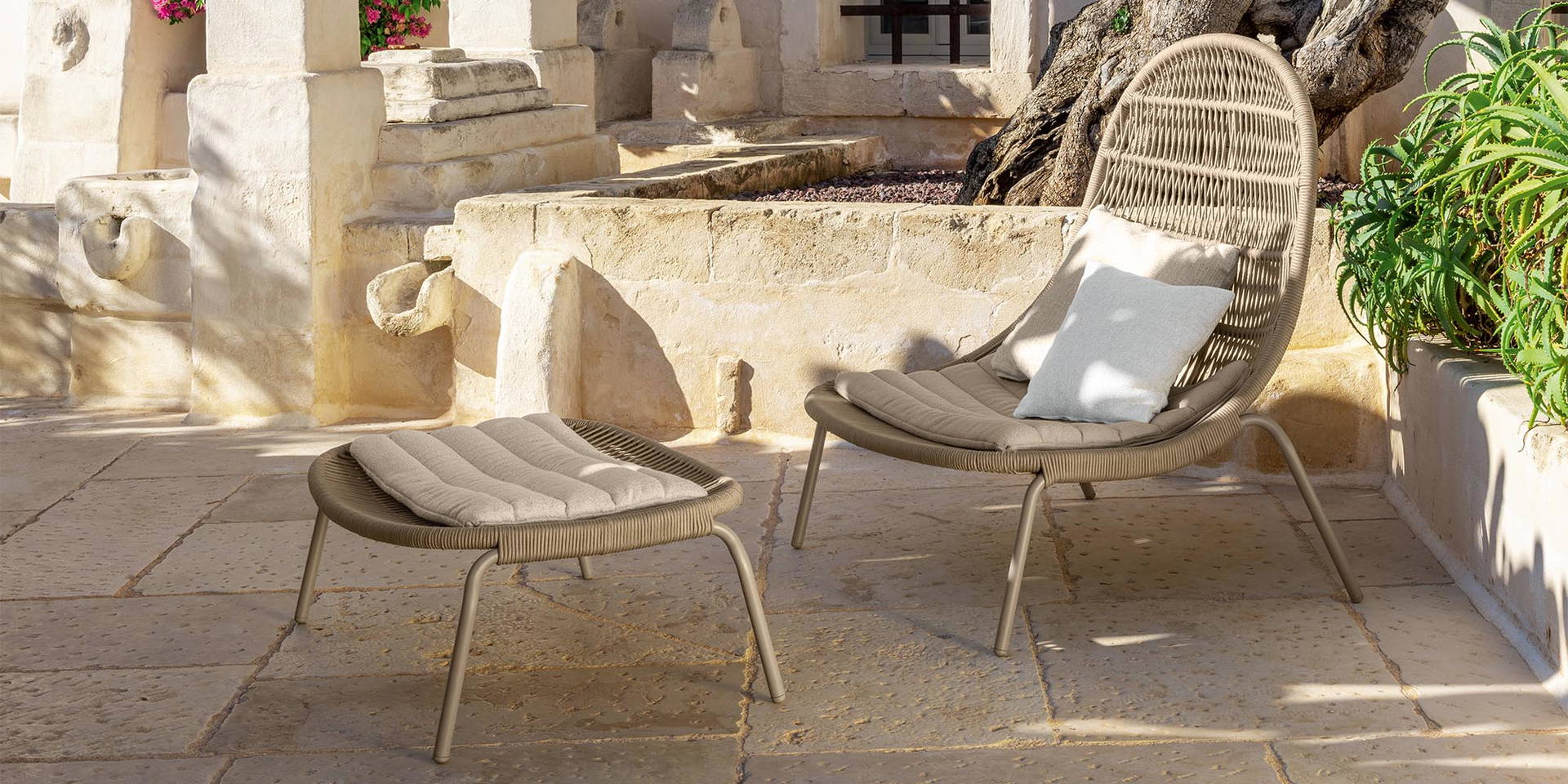 outdoor poufs + stools outdoor poufs + stools