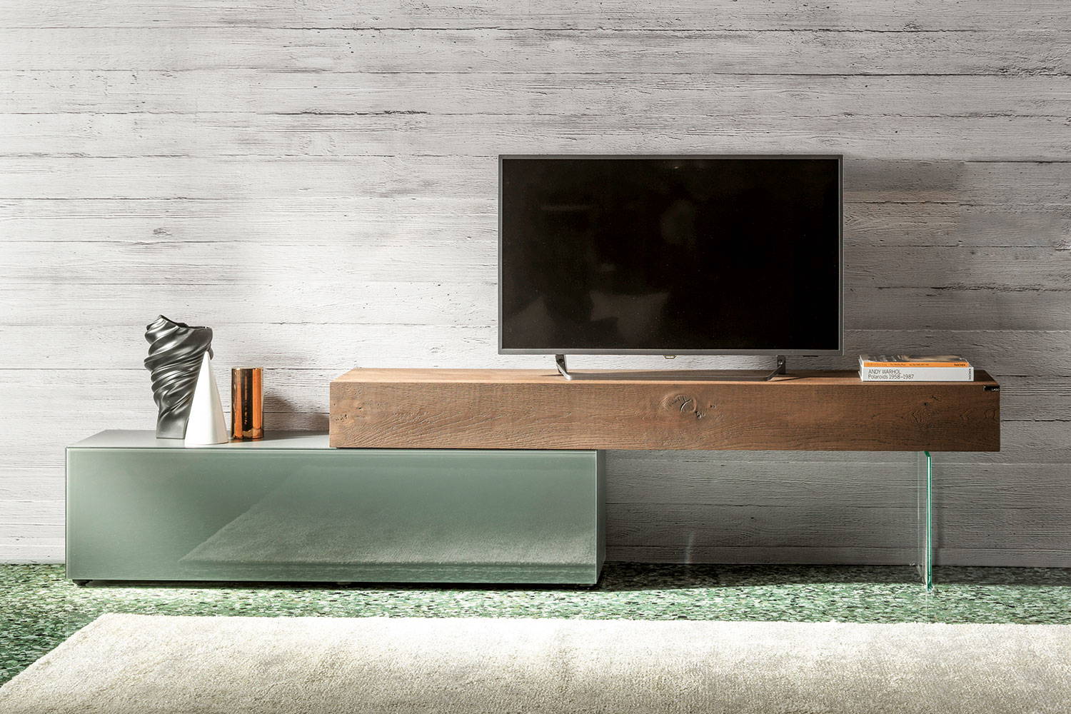 36e8 0521 TV Stand
