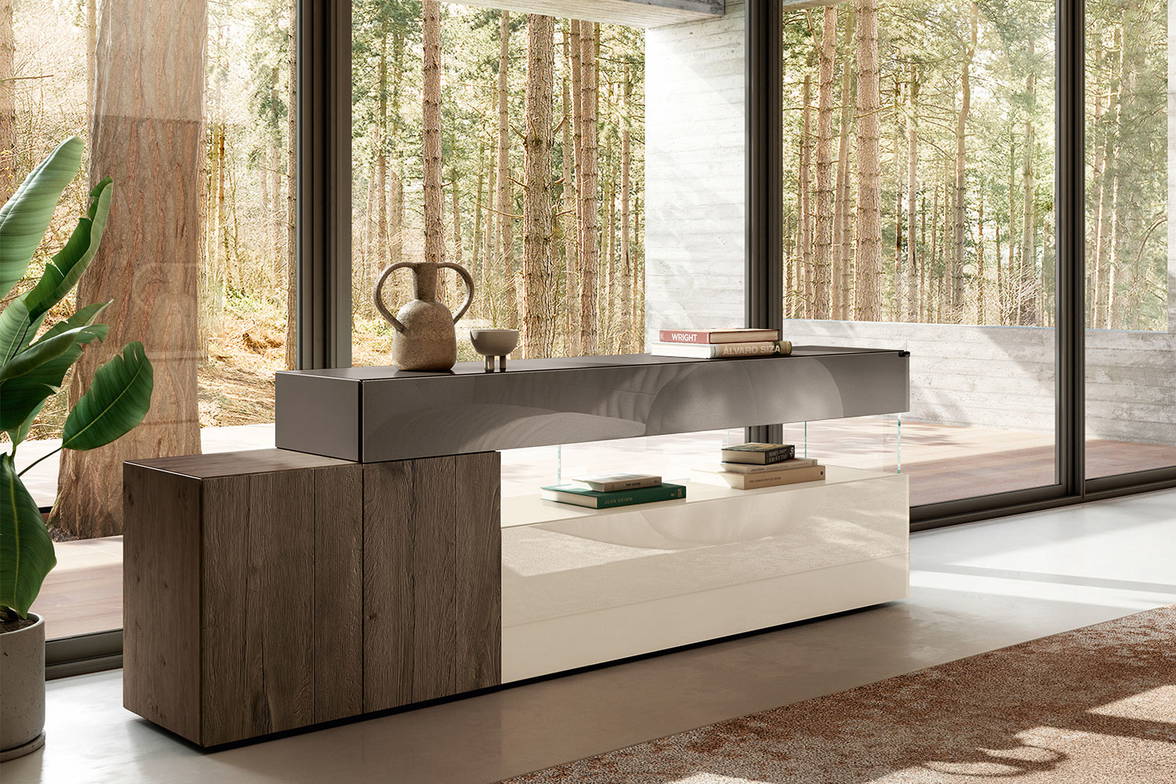 36e8 10813 Sideboard by Daniele Lago for Lago. 36e8 10813 Sideboard by Daniele Lago for Lago.