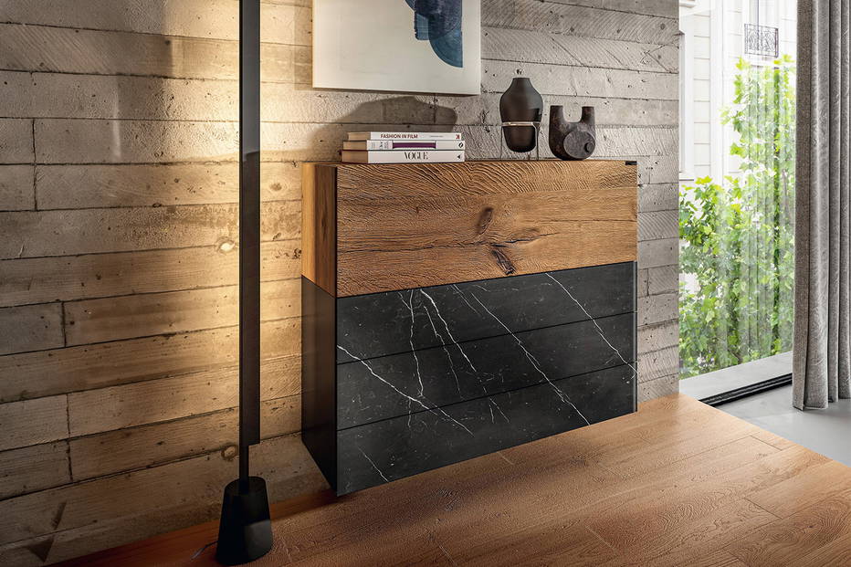 The 36e8 1275 wall-mounted desk in its closed configuration.