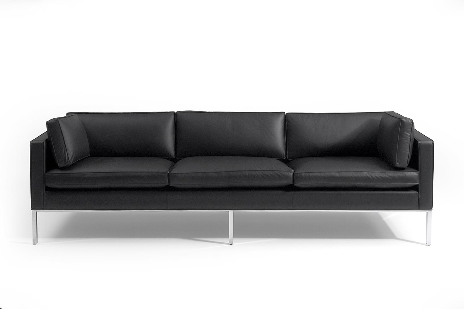 905 Comfort sofa by Artifort