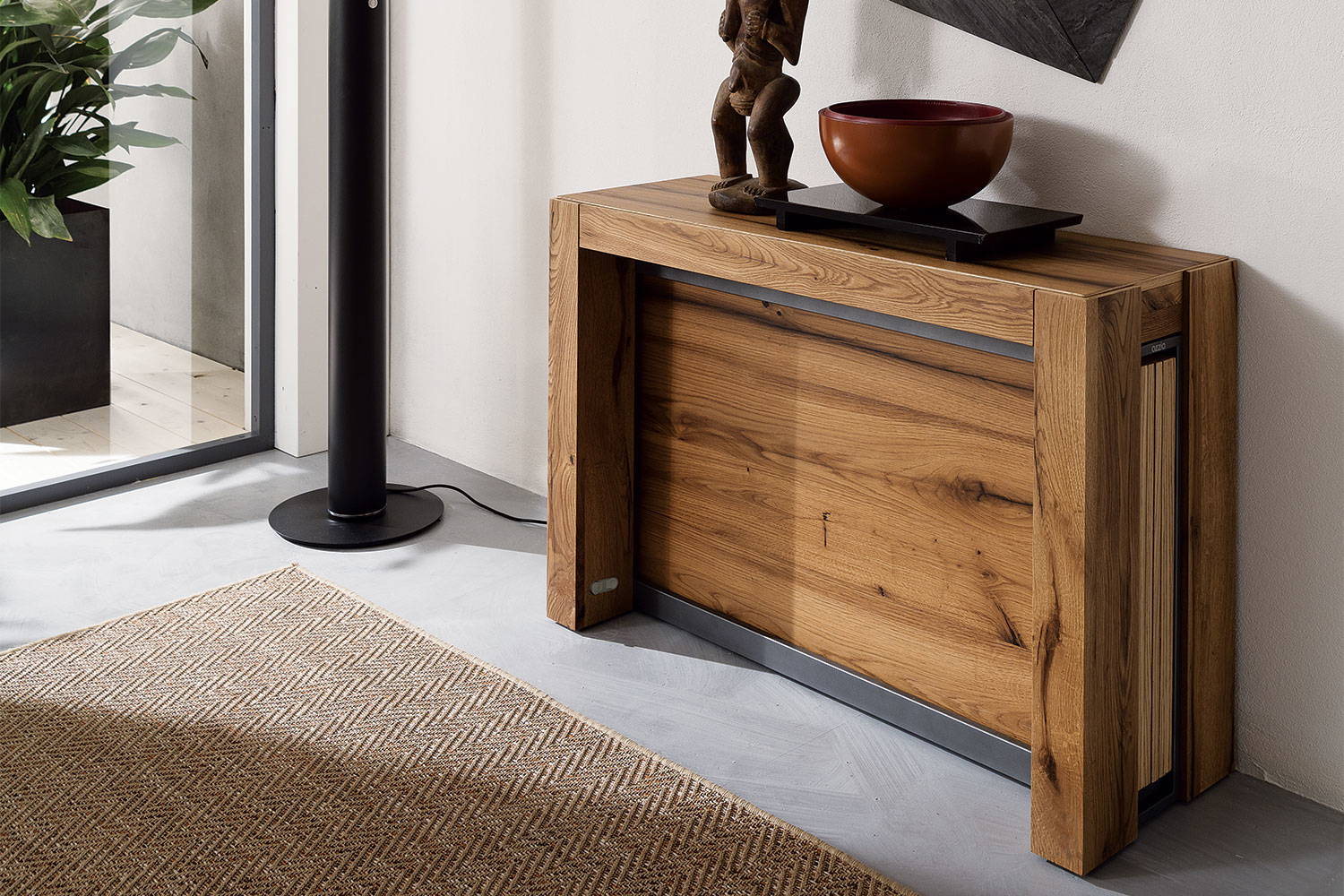 A3 console table without extensions in use
