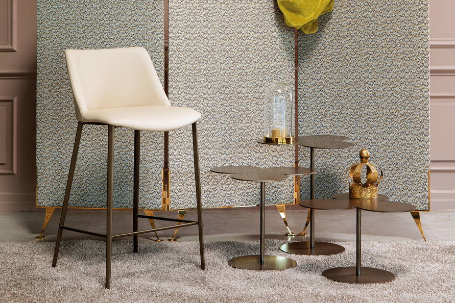 Agata Bar Stool