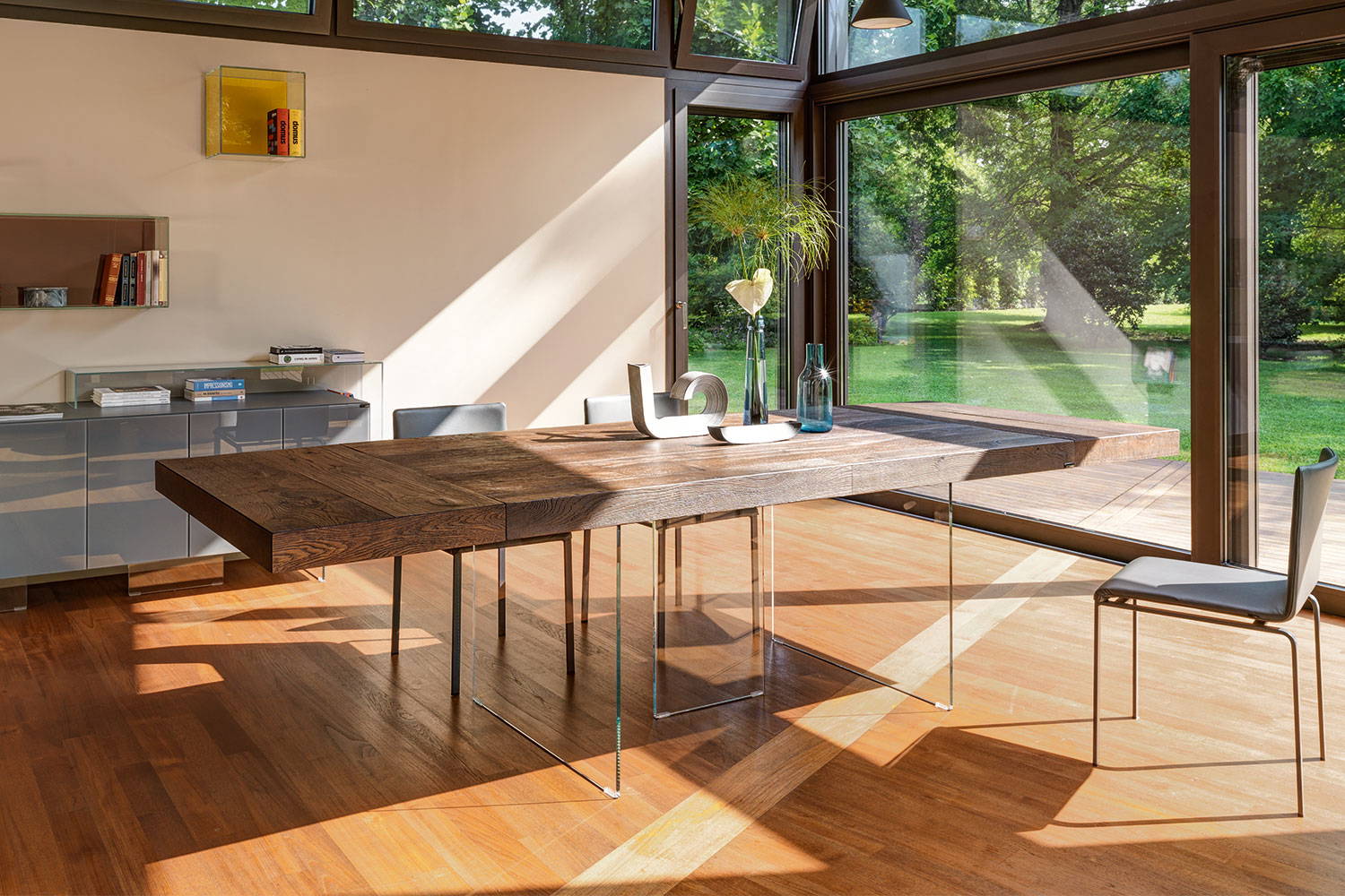 Air Extension Wood Dining Table