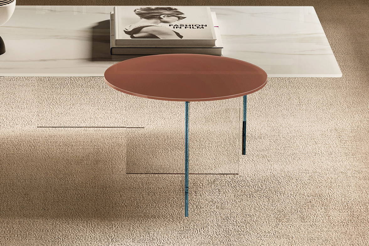 Air glass end table by Lago Air glass end table by Lago