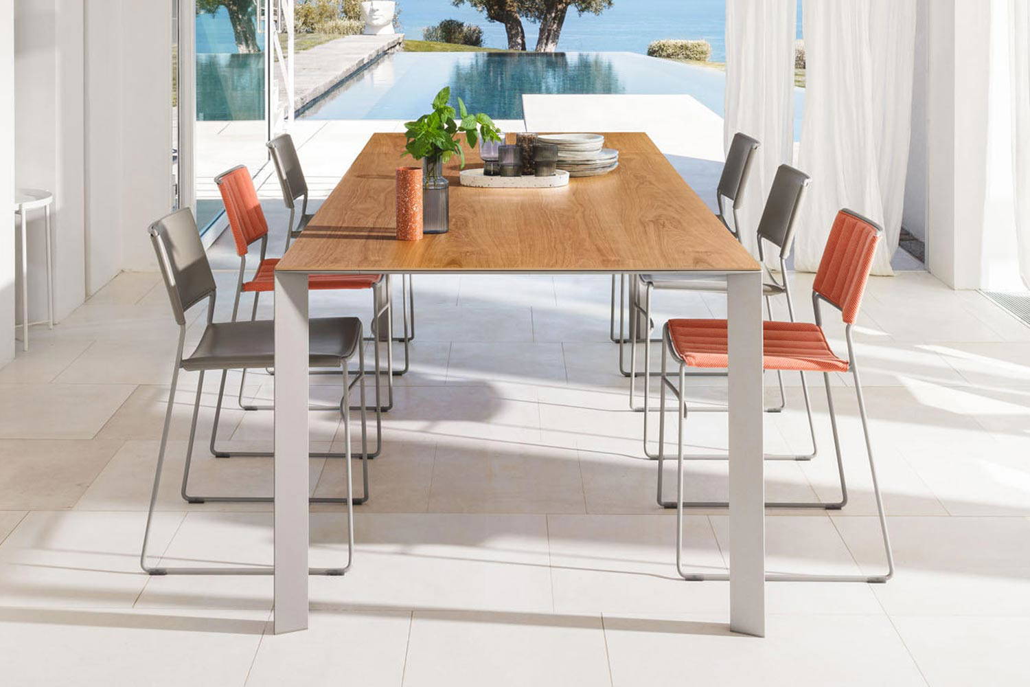 Akashi Extension Dining Table by MIDJ