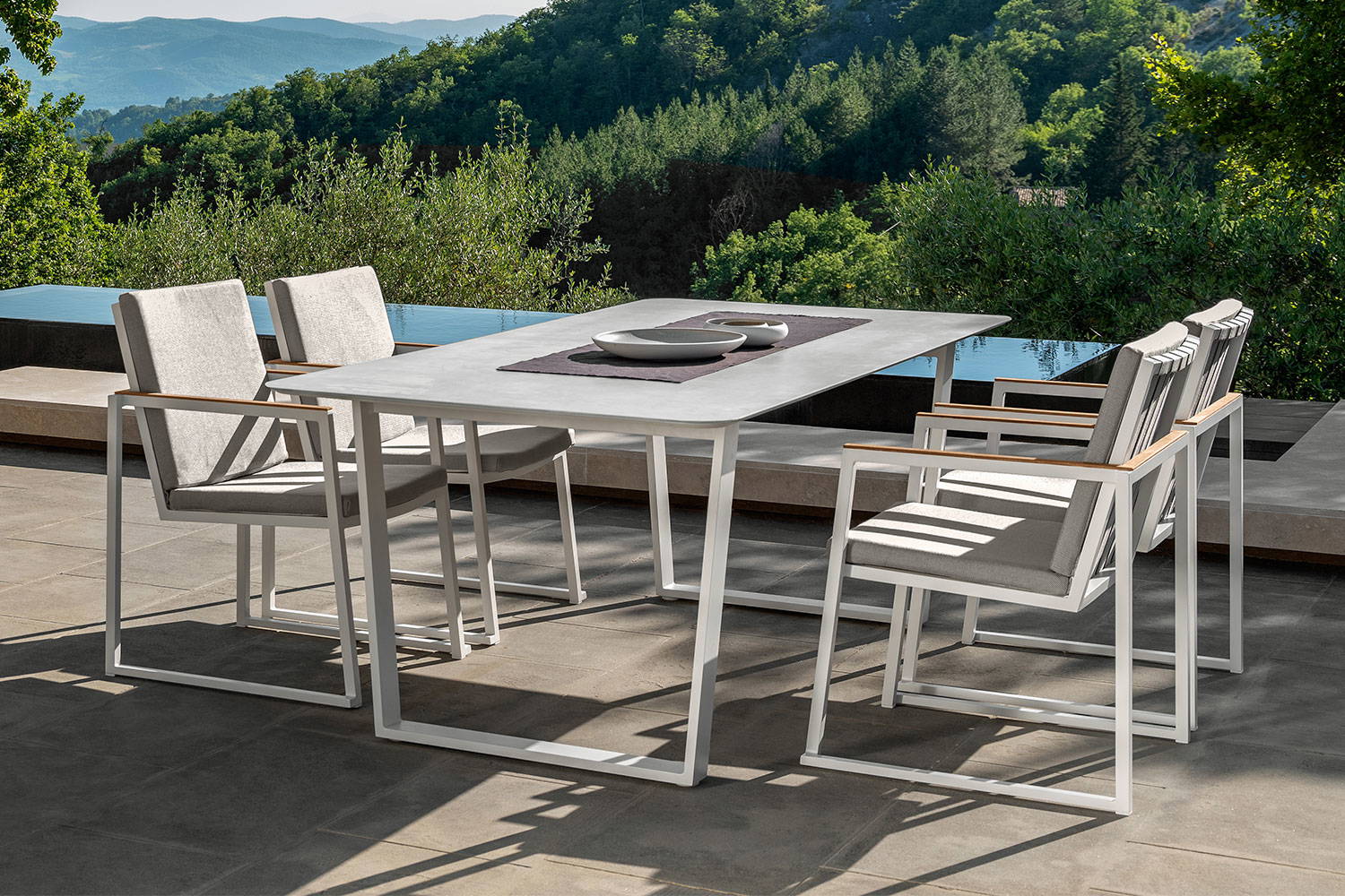 Alabama Alu Dining Armchair