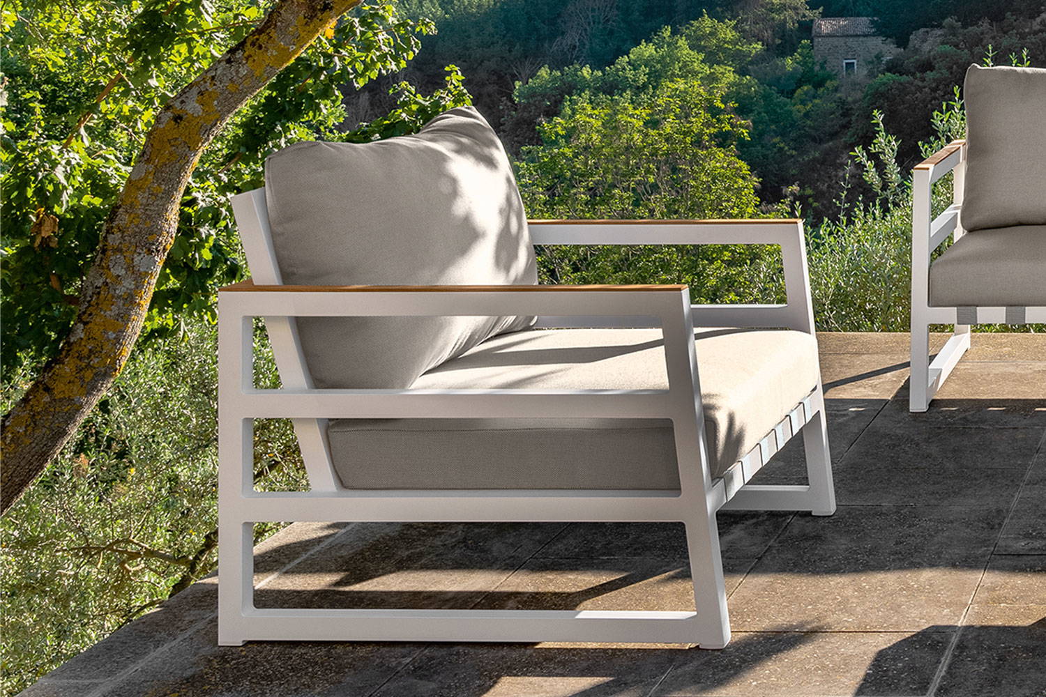 Alabama Alu Lounge Armchair