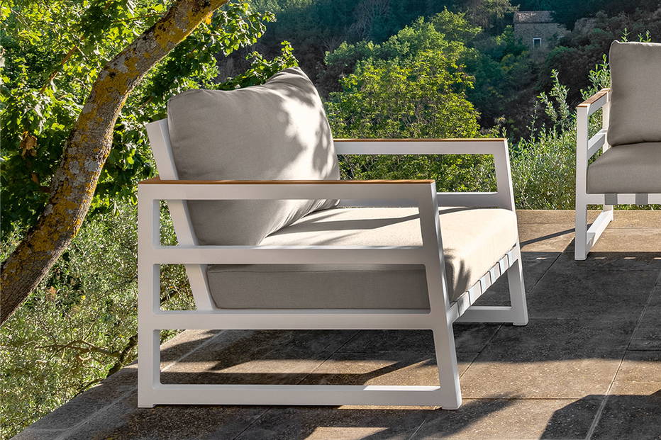 The Alabama Alu Lounge Armchair by Marco Acerbis for Talenti.