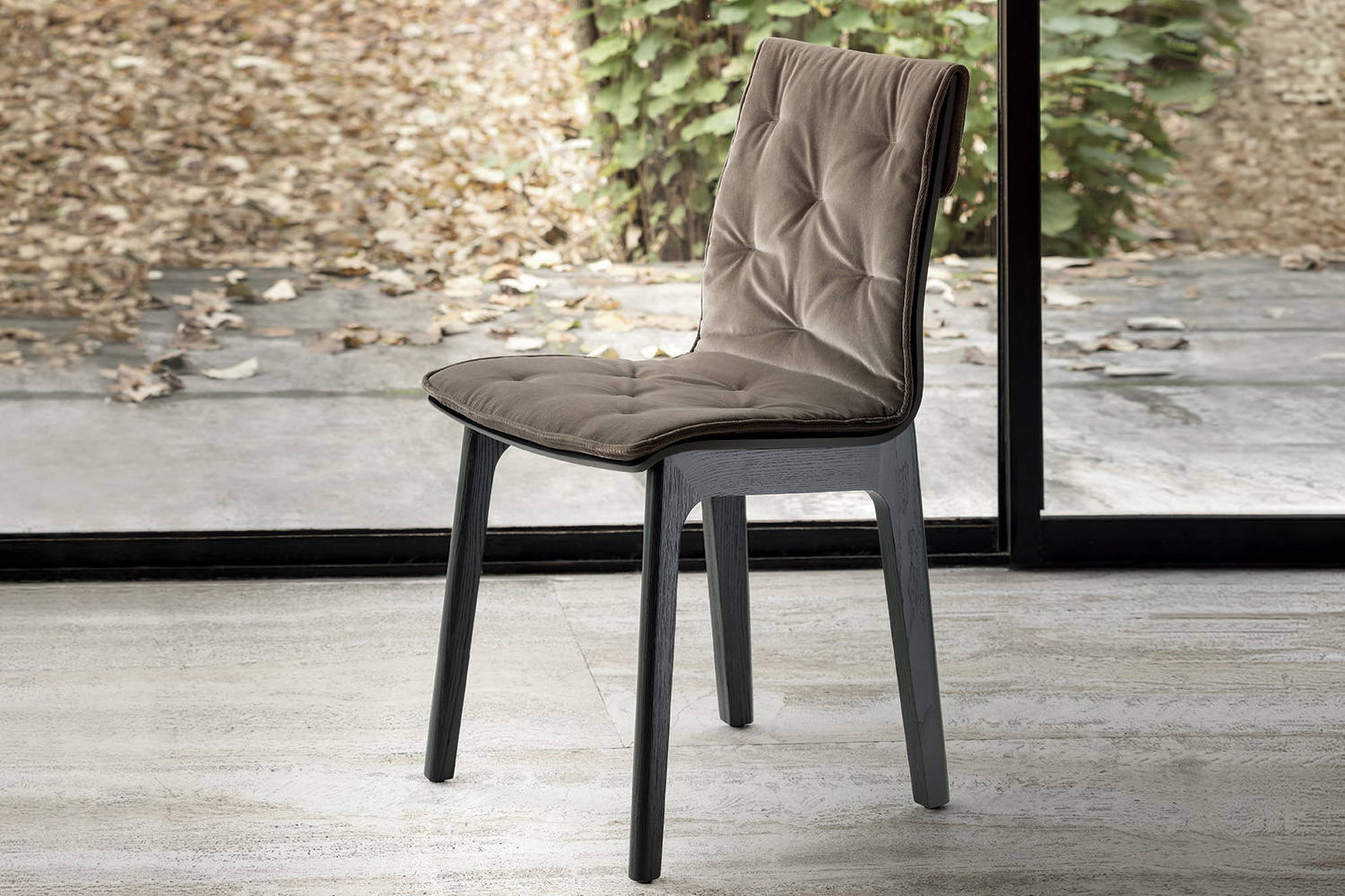 Alfa upholstered dining chair