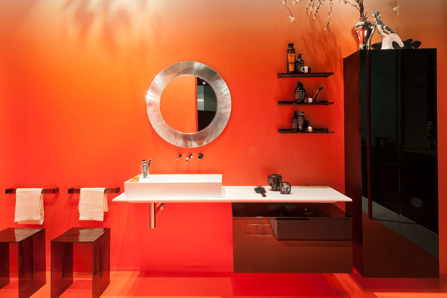 All Saints Mirror by Kartell | room service 360°