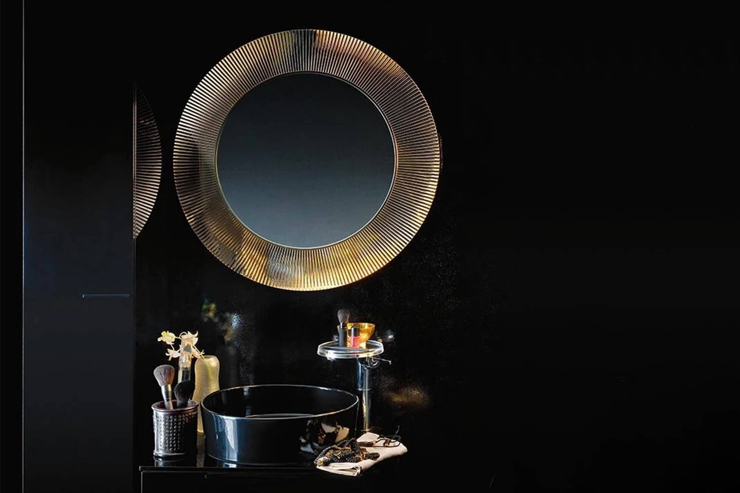 All Saints Mirror by Kartell | room service 360°
