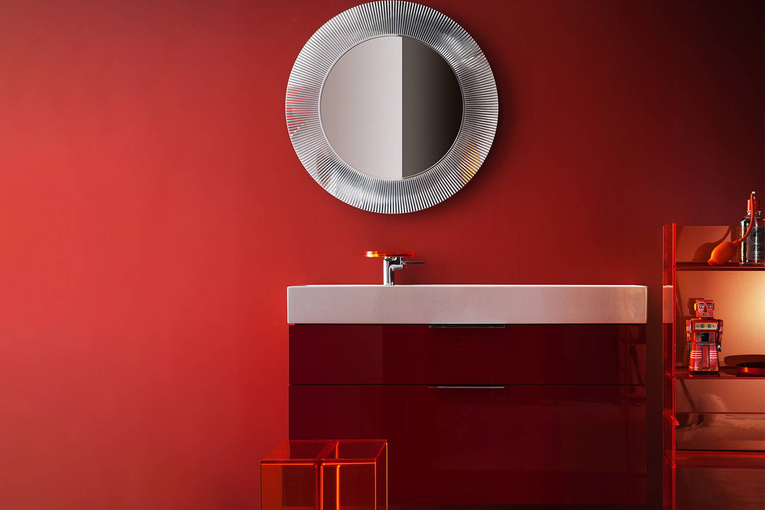 All Saints Mirror by Kartell | room service 360°