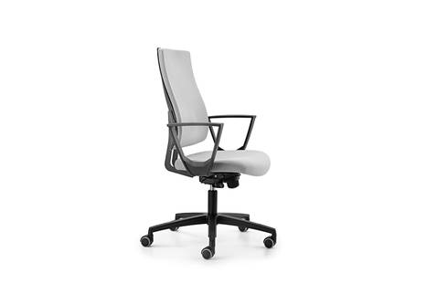 Ally triangular office chair by Uffix
