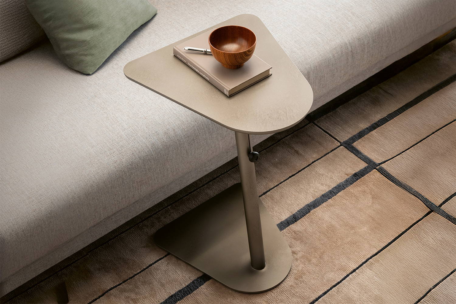 Ambrogino end table from Presotto