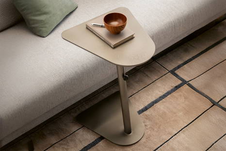 Ambrogino end table from Presotto