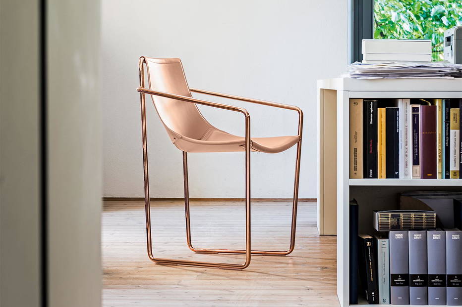 Apelle dining chair, in office setting