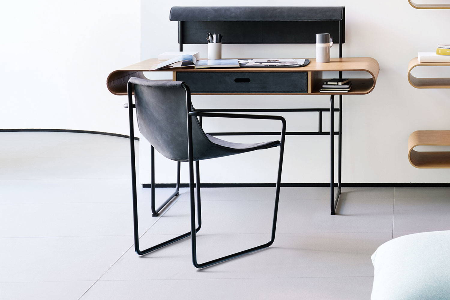 Apelle Office Desk