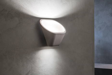 Aplomb wall sconce by Foscarini