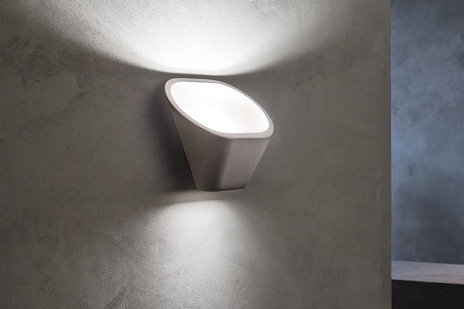 Aplomb Wall Sconce