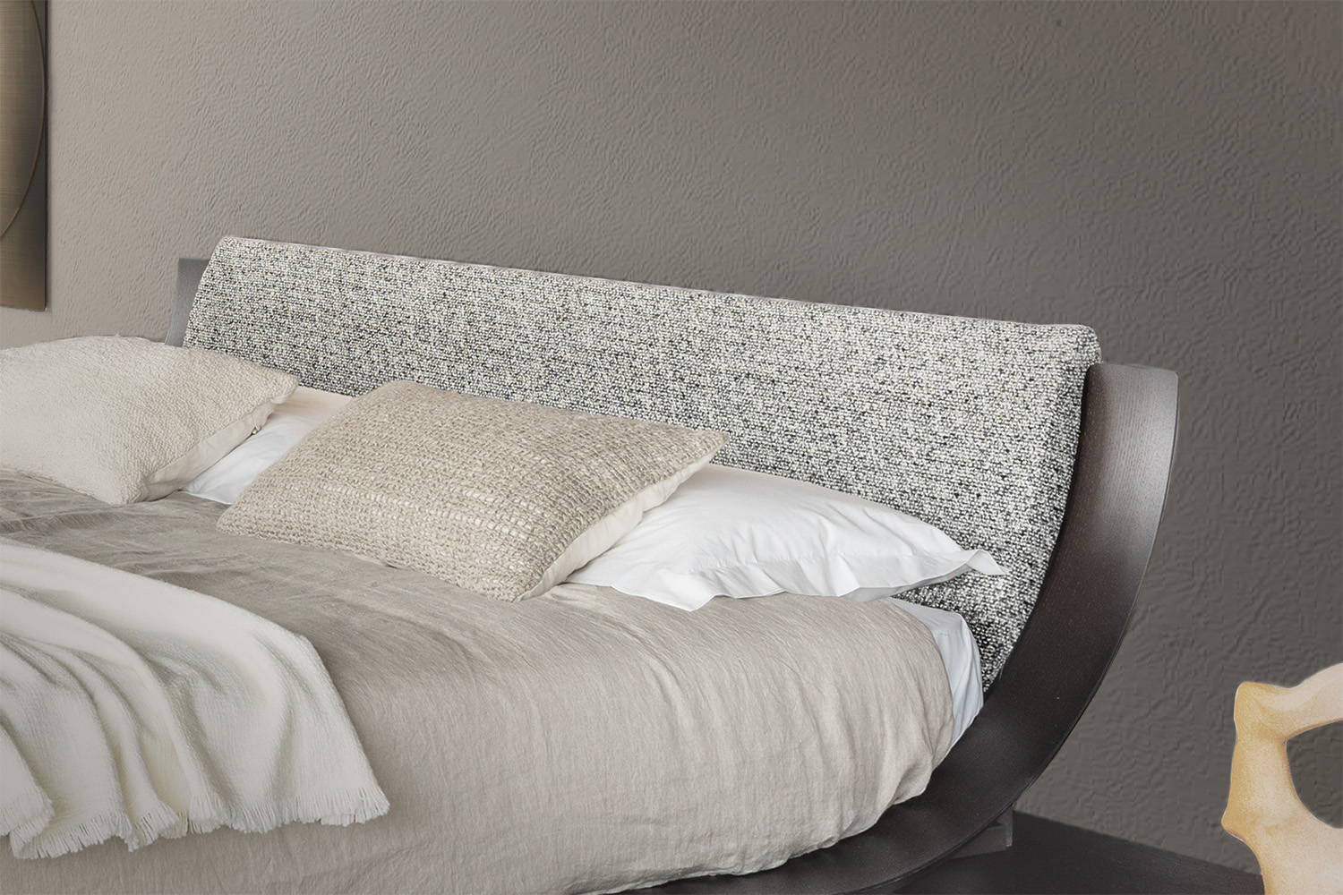 Upholstered headboard cushion for the Aqua bed by Presotto