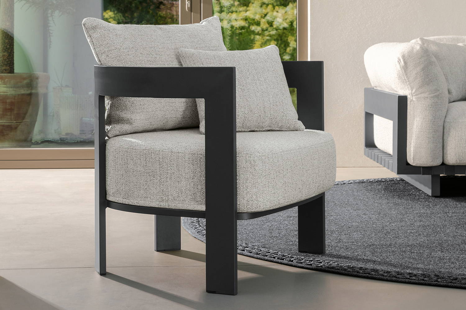 Argo Alu Lounge Armchair