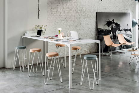 Armando dining table with Apelle Jump bar stools by Midj