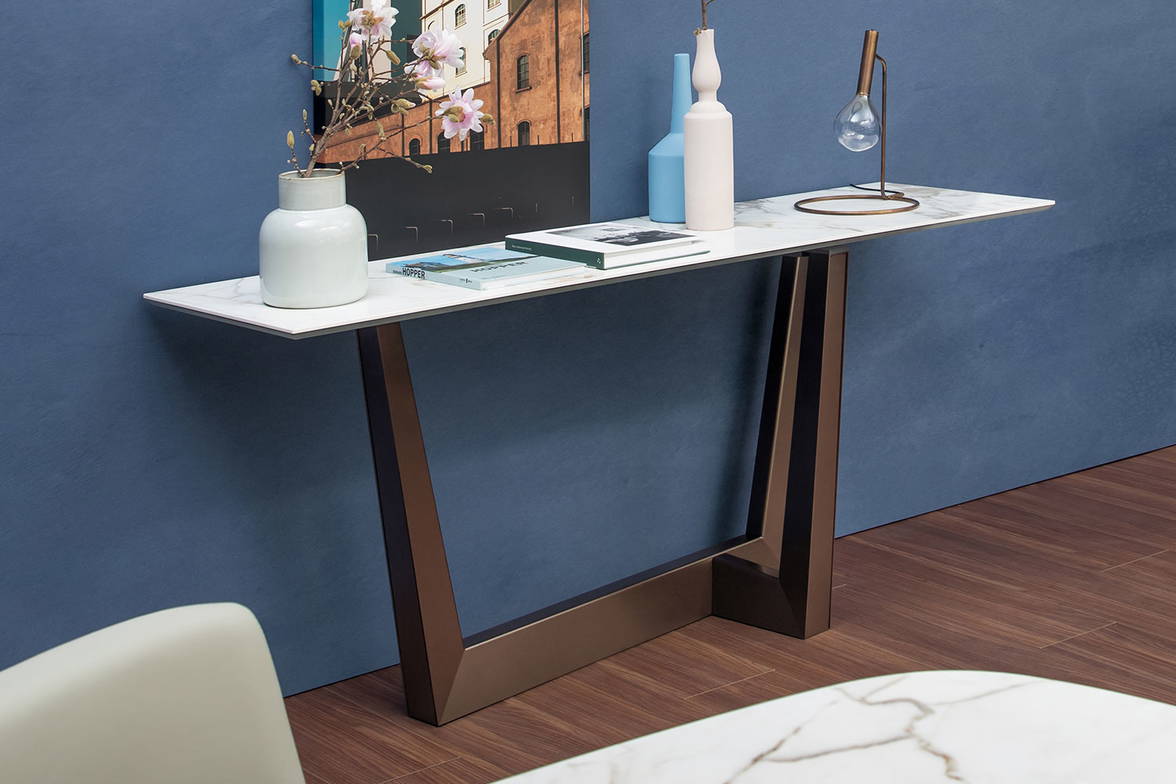 Art console table by Bonaldo Art console table by Bonaldo