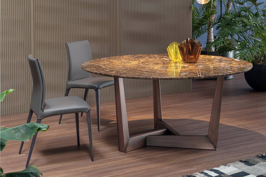 Art Round Dining Table