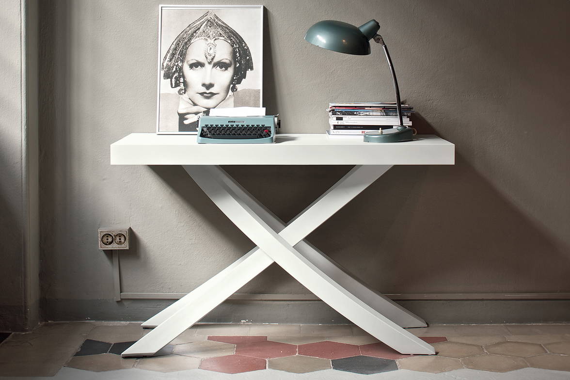 Artistico extension console table designed by Pocci & Dondoli Artistico extension console table designed by Pocci & Dondoli
