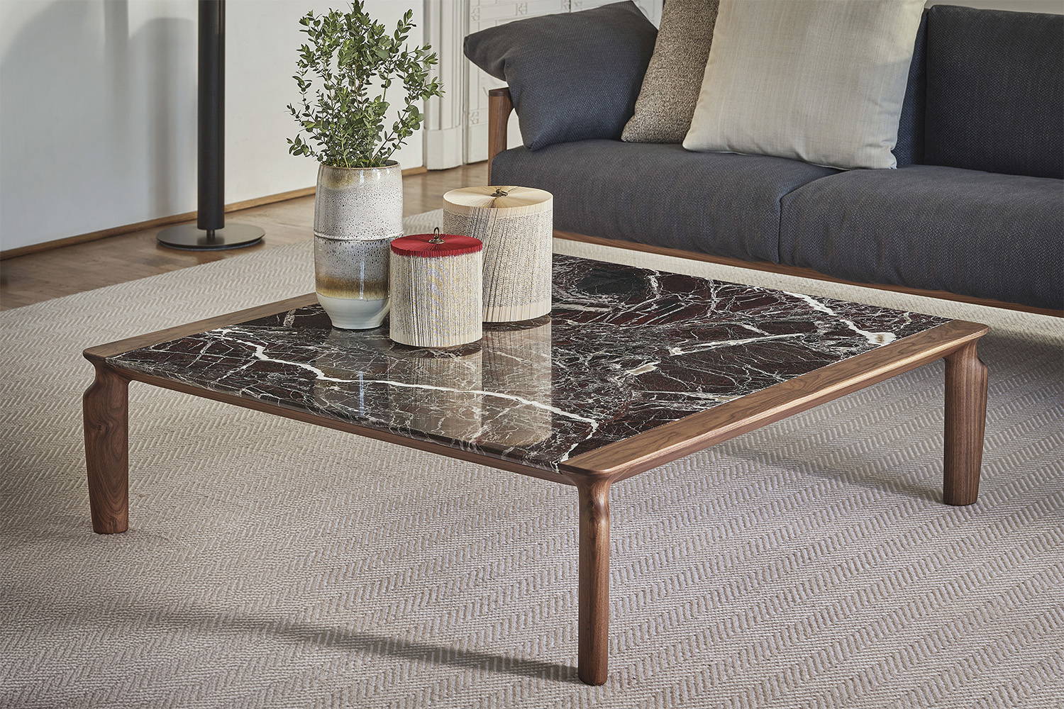 Askos coffee table by Porada.