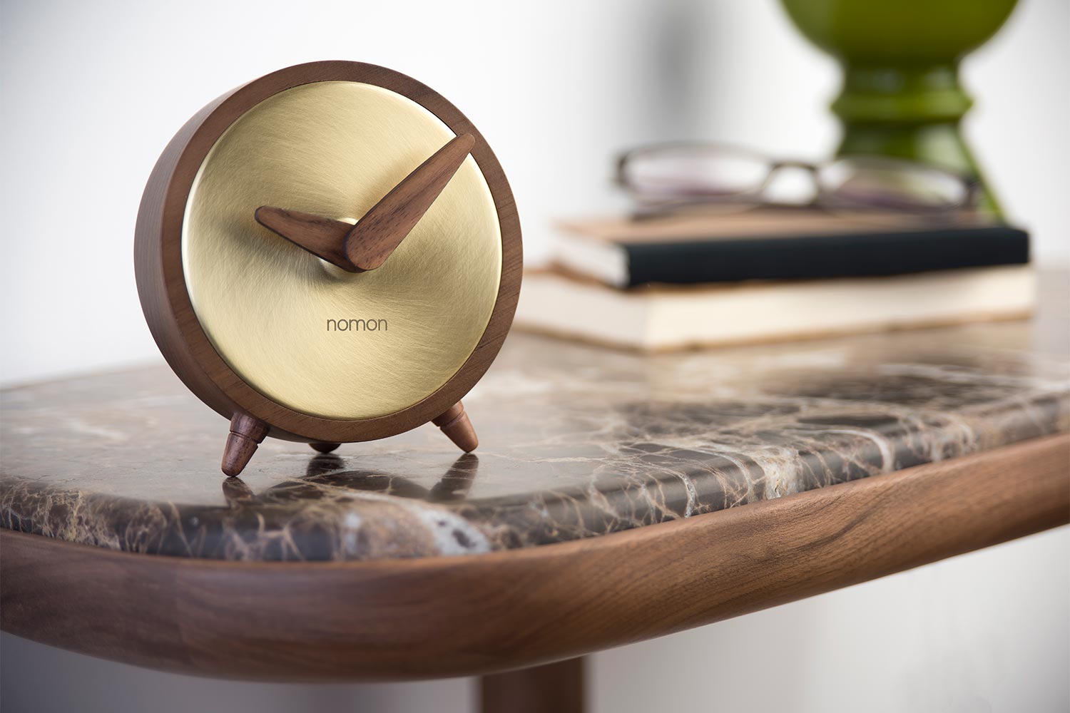 Atomo table clock by Nomon
