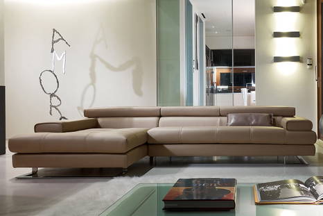 Avenue sectional sofa with chaise by Gamma
