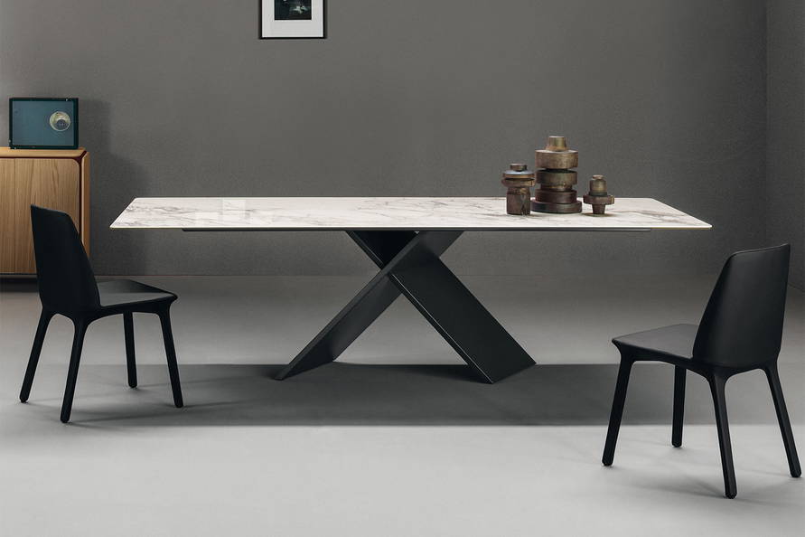Ax Dining Table