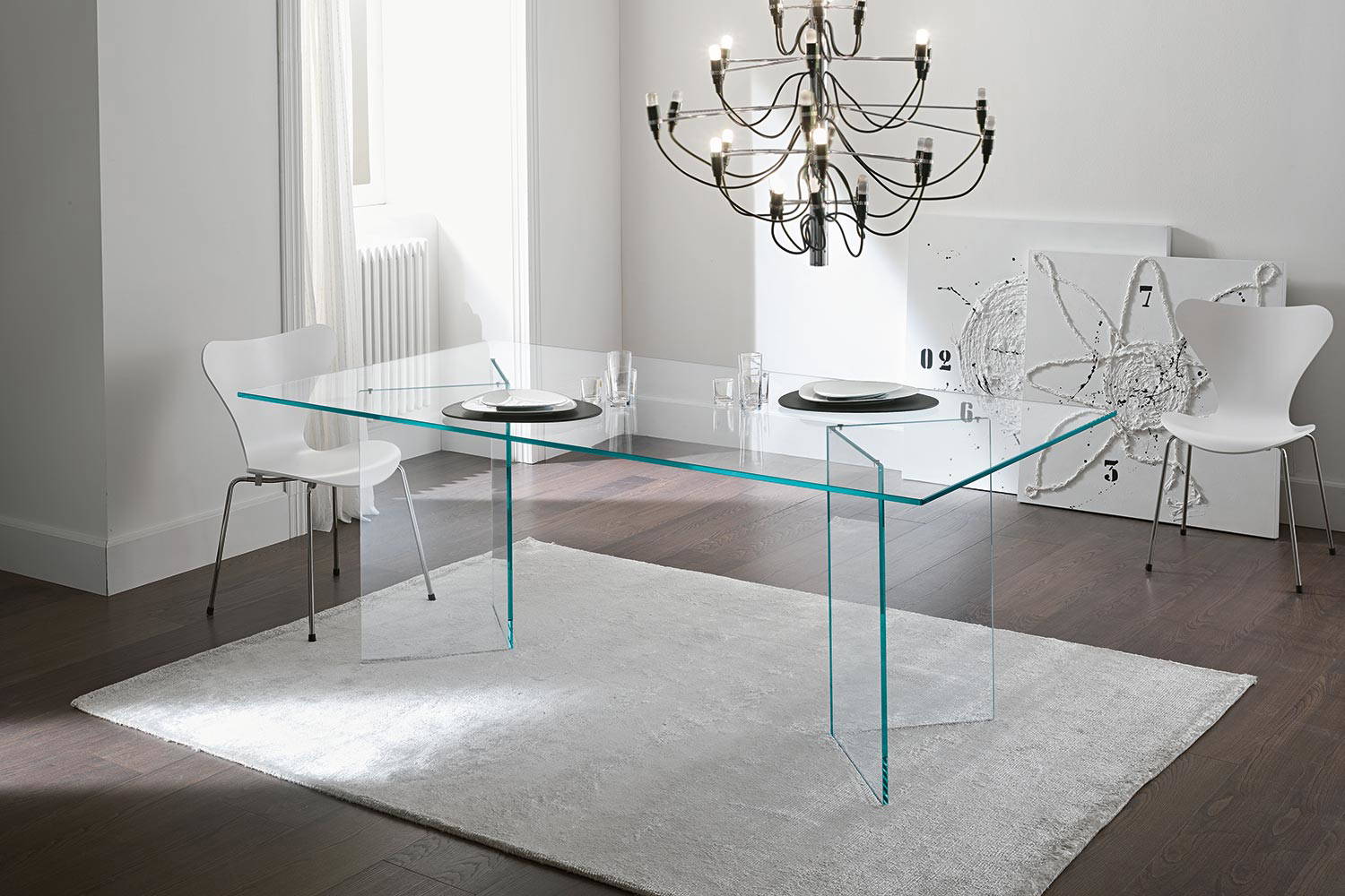 Bacco dining table in extra clear glass