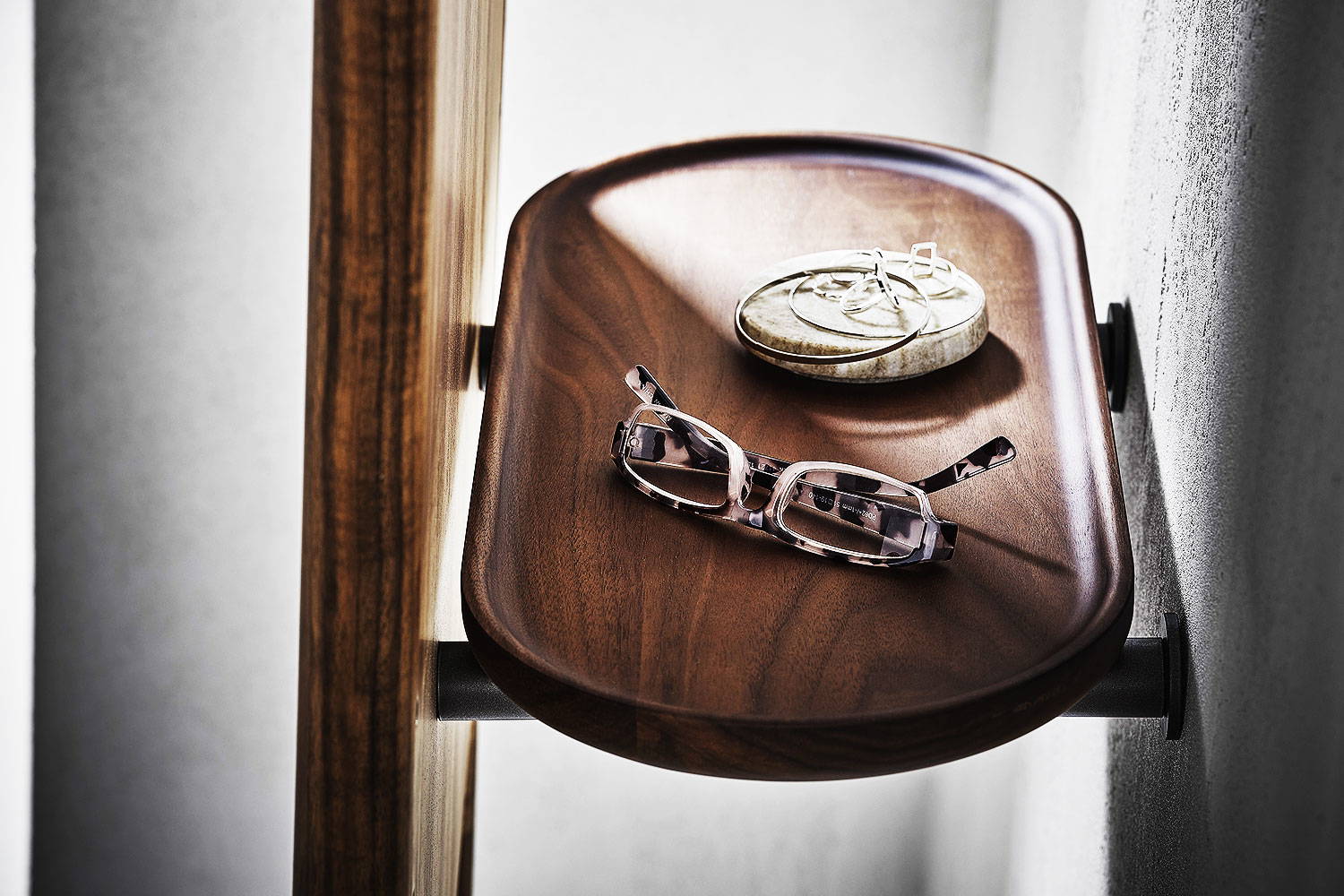 Backstage Mirror by Porada | room service 360°