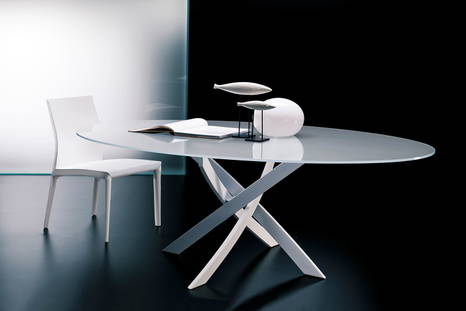 Barone oval dining table by Pocci & Dondoli for Bontempi Casa