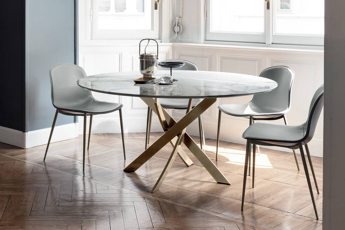 Barone round dining table designed by Pocci & Dondoli for Bontempi Casa Barone round dining table designed by Pocci & Dondoli for Bontempi Casa