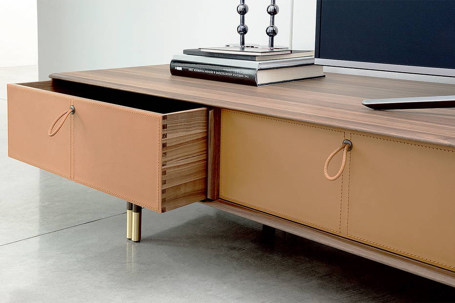 Bayus 4-TV Drawer