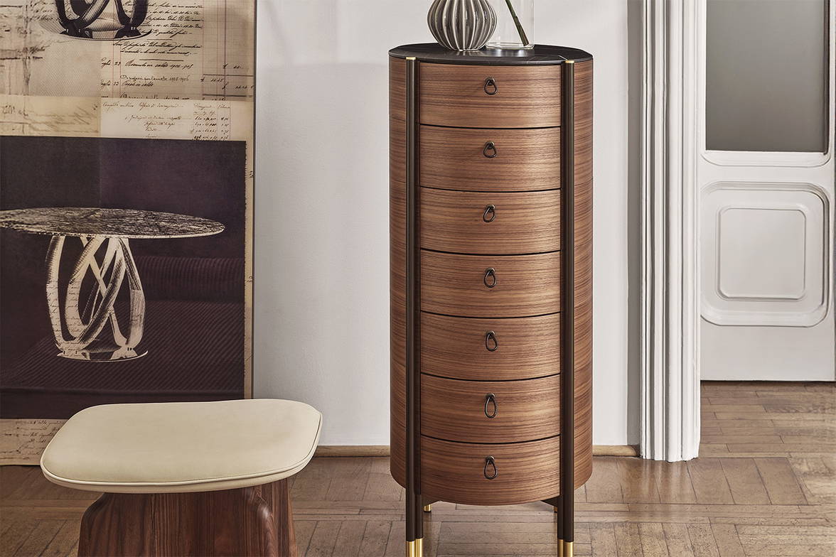 Bayus round 7 drawer chest by Porada. Bayus round 7 drawer chest by Porada.