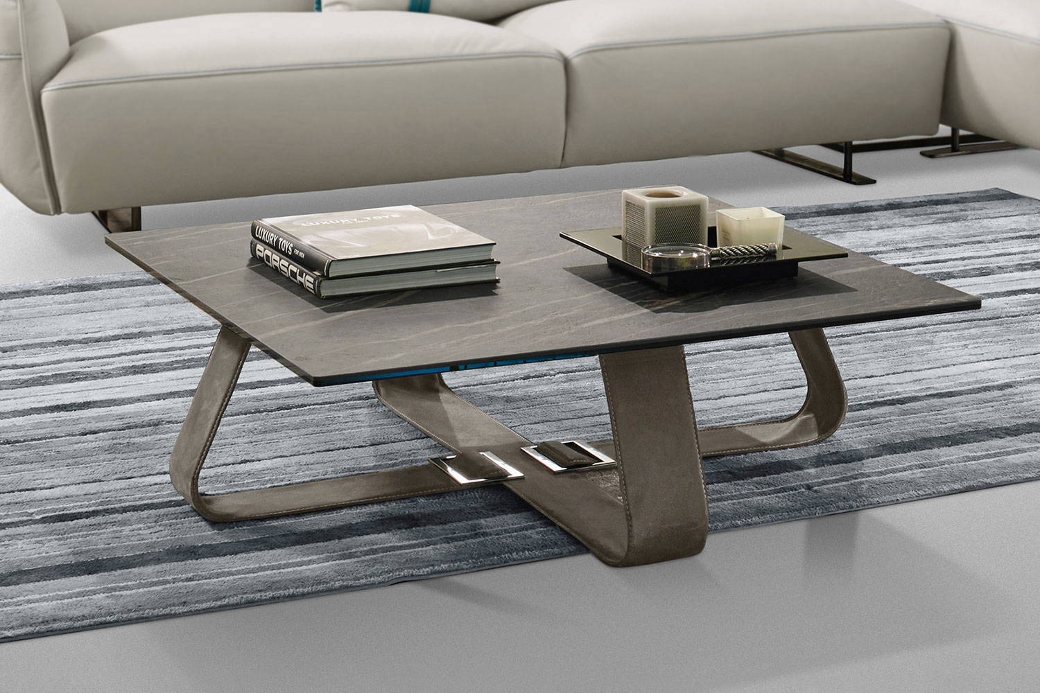 Belt coffee table by Gamma