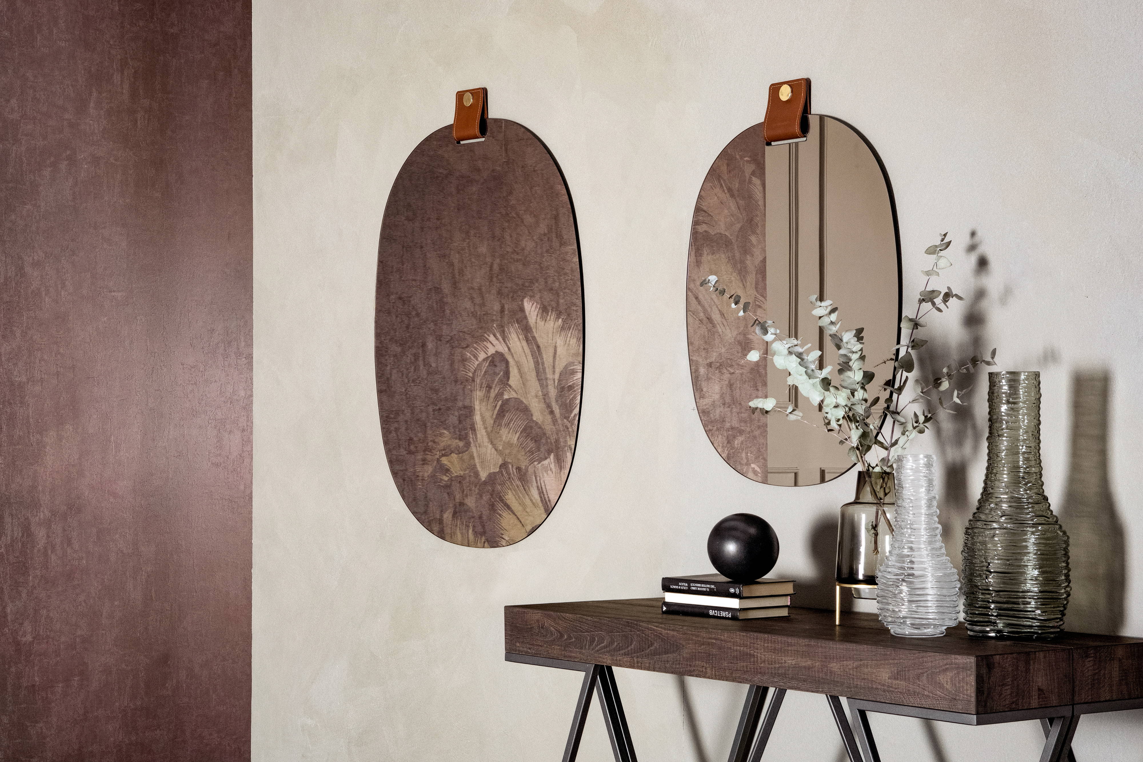 Belty mirror by Tonin Casa