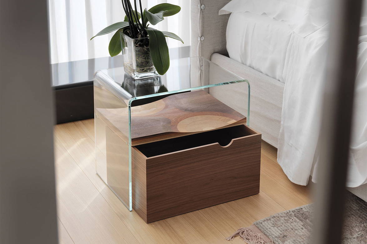 Bifronte glass nightstand by Horm Bifronte glass nightstand by Horm