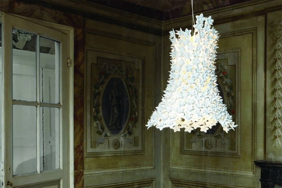 Bloom sculpted suspension light by Kartell 