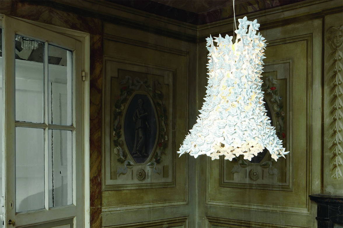 Bloom sculpted suspension light by Kartell Bloom sculpted suspension light by Kartell