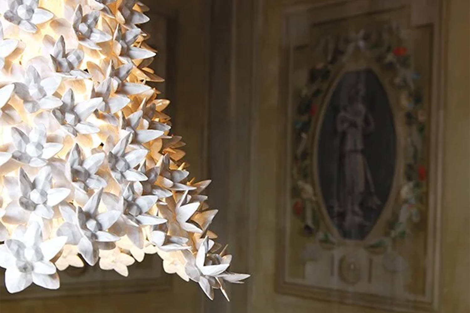 Bloom Sculpted Suspension Light