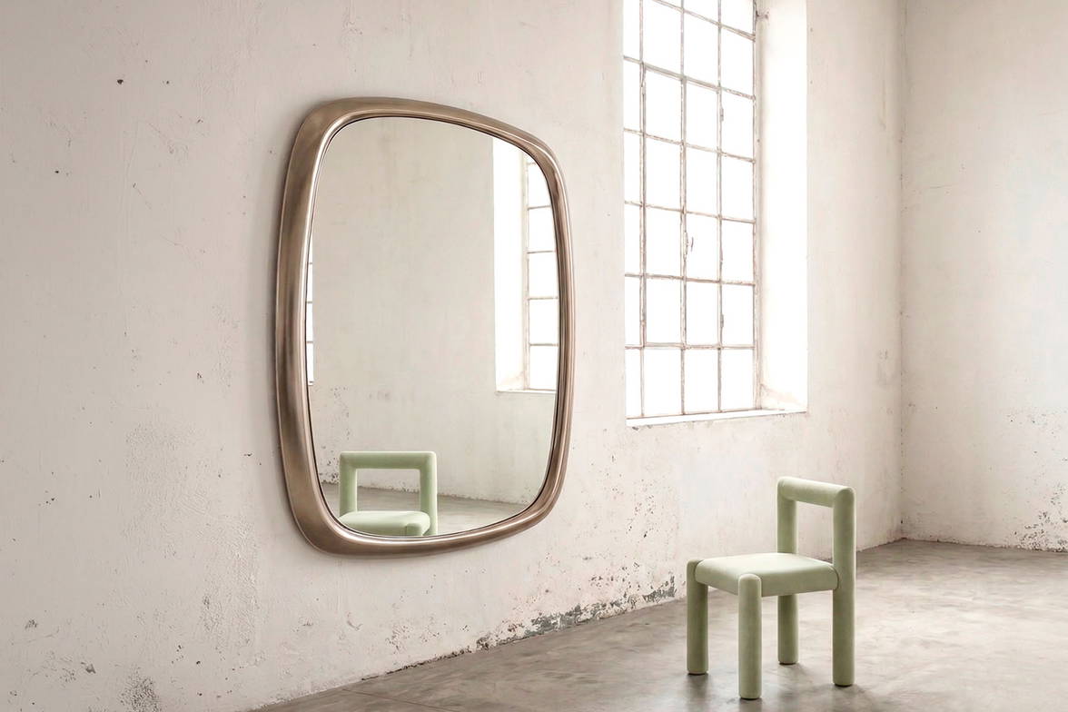Bold XL Mirror with Tu-be Dining Chair Bold XL Mirror with Tu-be Dining Chair
