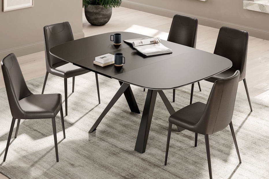Bombo extension kitchen table with Sofia Dining Chairs