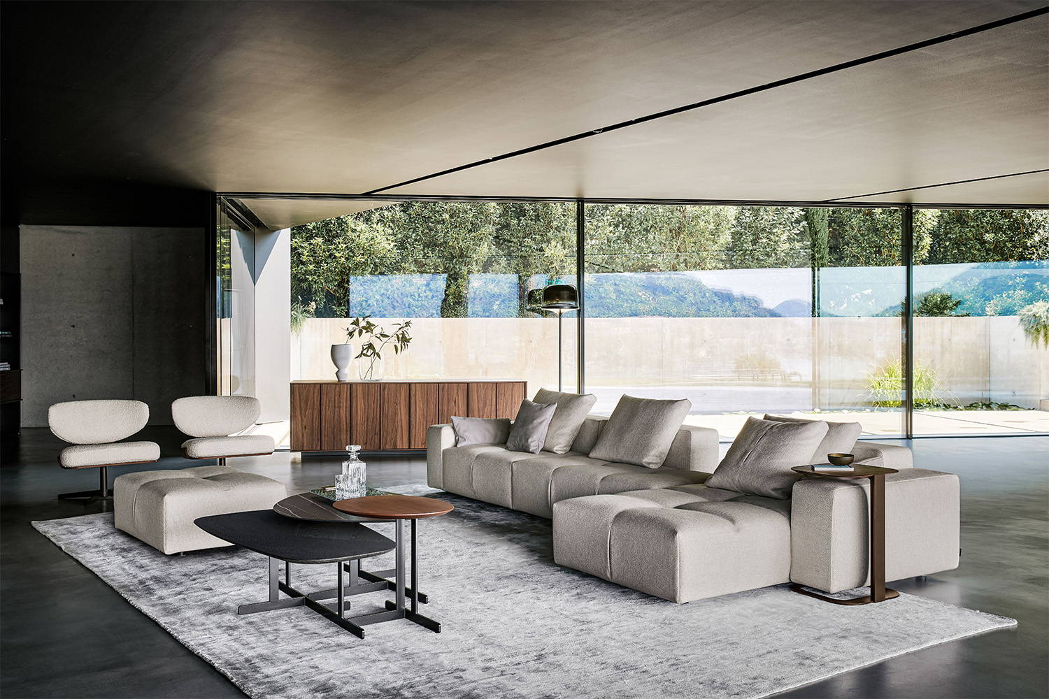 The Bonamour with the Kumo coffee tables.