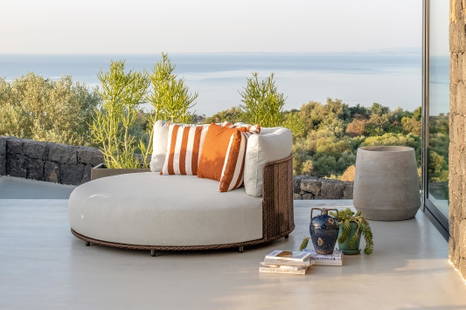 The Bond daybed by Marco Acerbis
 for Talenti.
